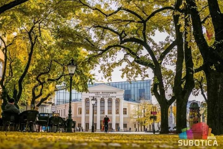 Apartman Studio Niki Subotica Exteriör bild