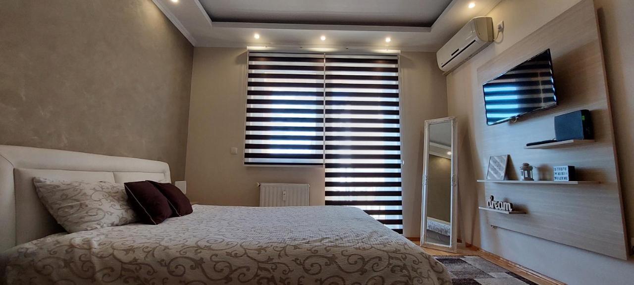 Apartman Studio Niki Subotica Exteriör bild