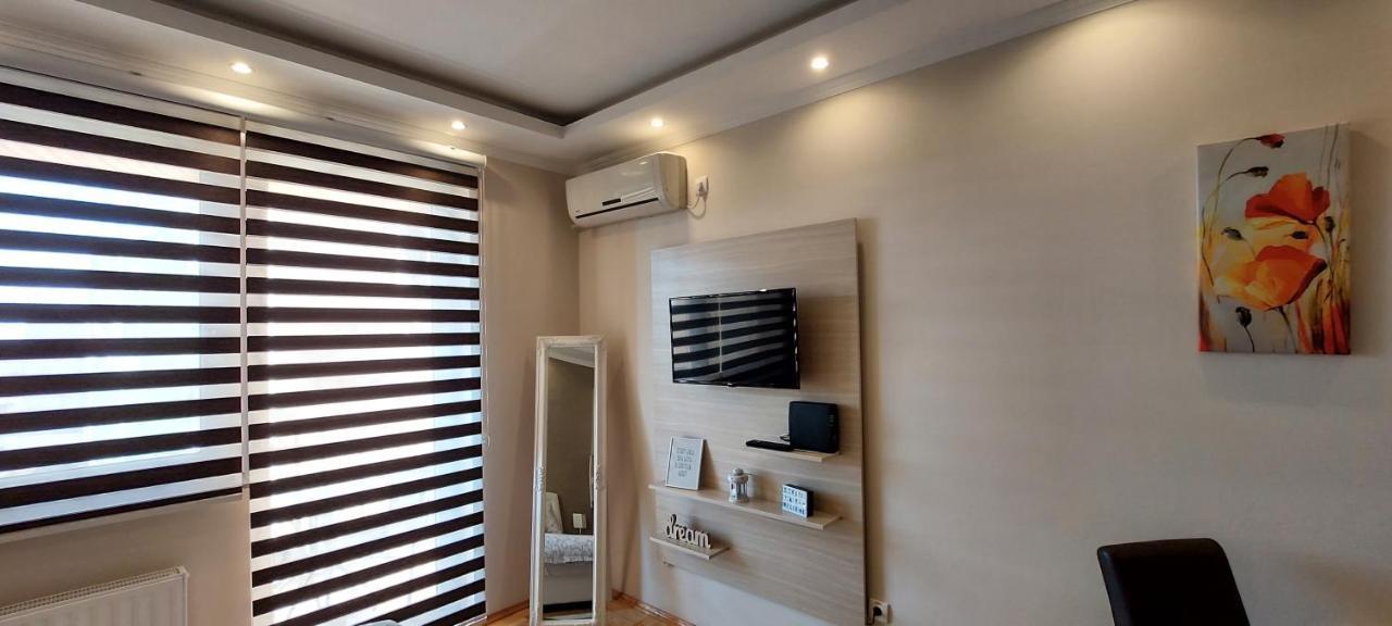 Apartman Studio Niki Subotica Exteriör bild