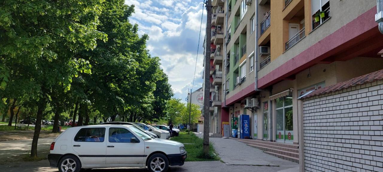 Apartman Studio Niki Subotica Exteriör bild