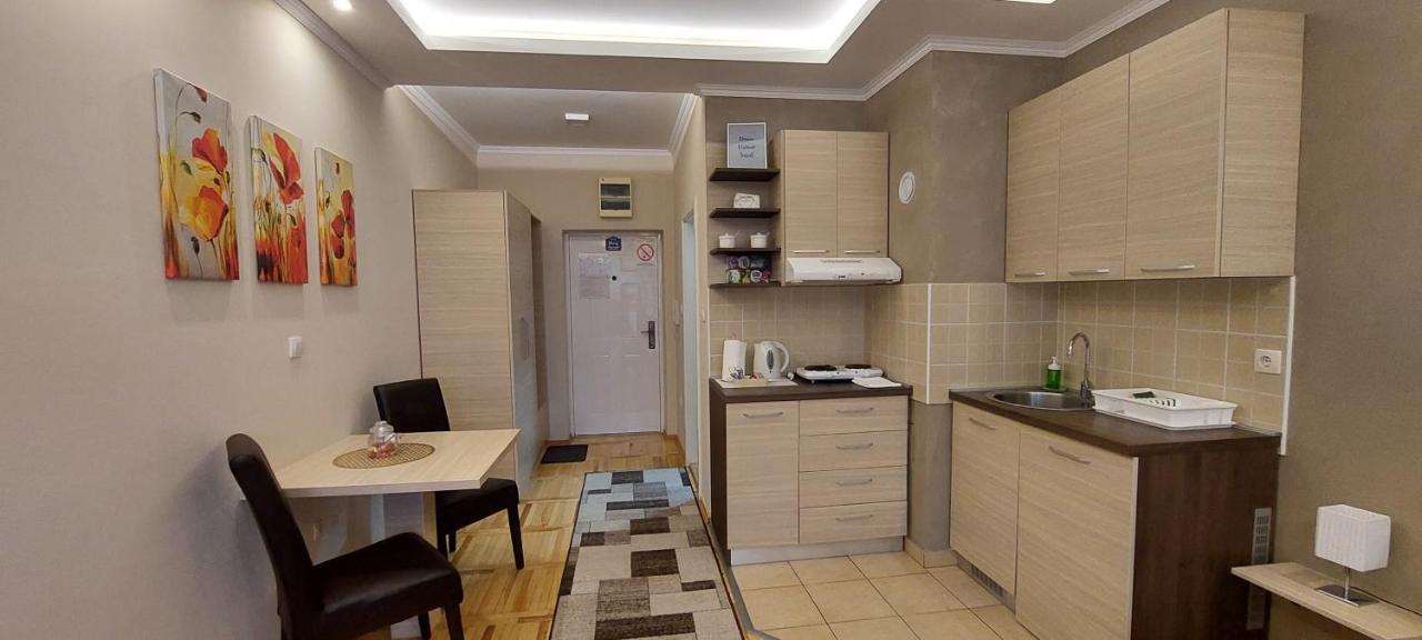 Apartman Studio Niki Subotica Exteriör bild
