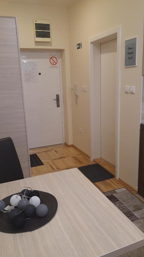 Apartman Studio Niki Subotica Exteriör bild